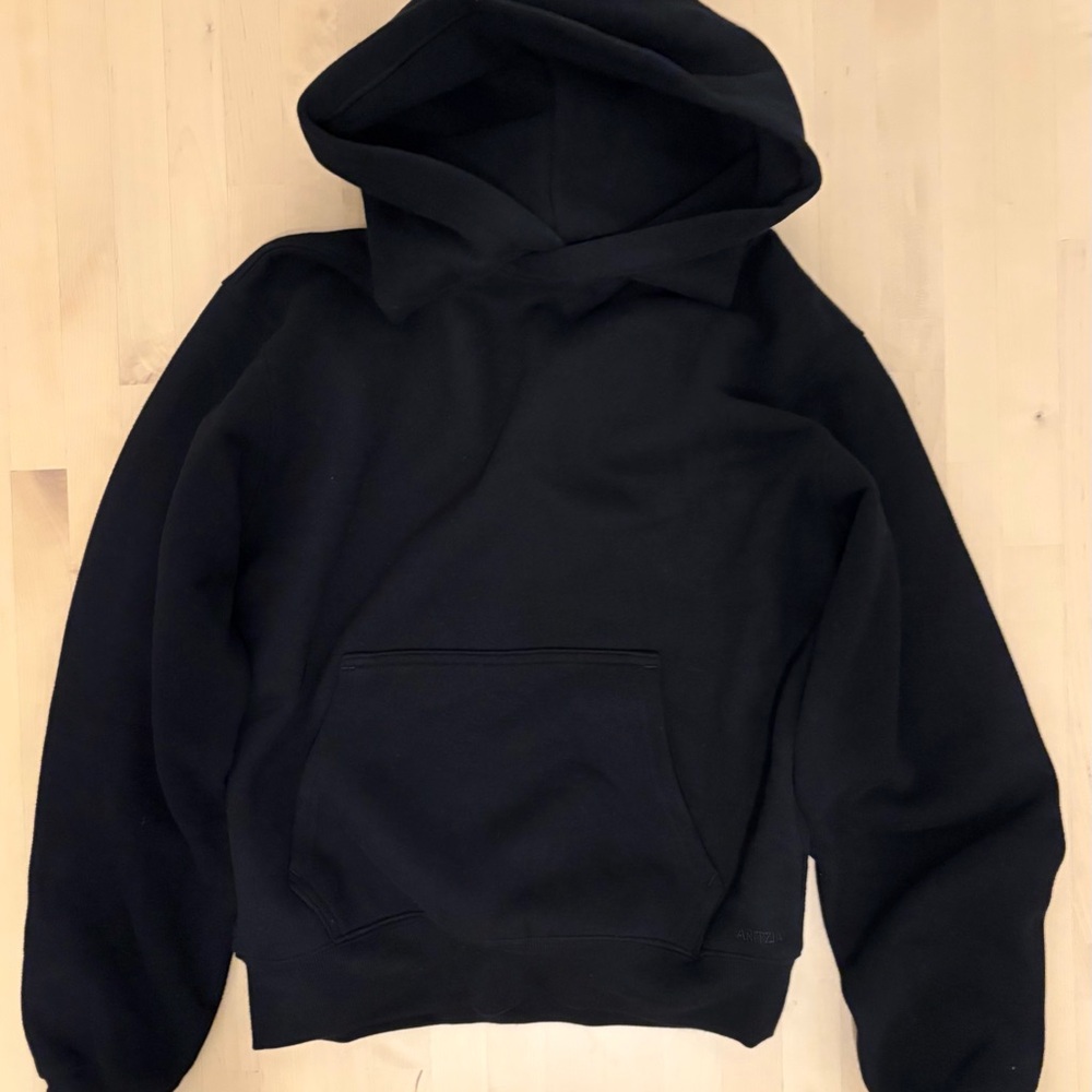 Aritzia cozy sweatfleece perfect hoodie NWT black